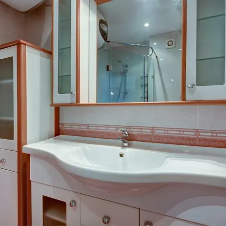 Two Bedroom - Panorama Beach דירה נסבר